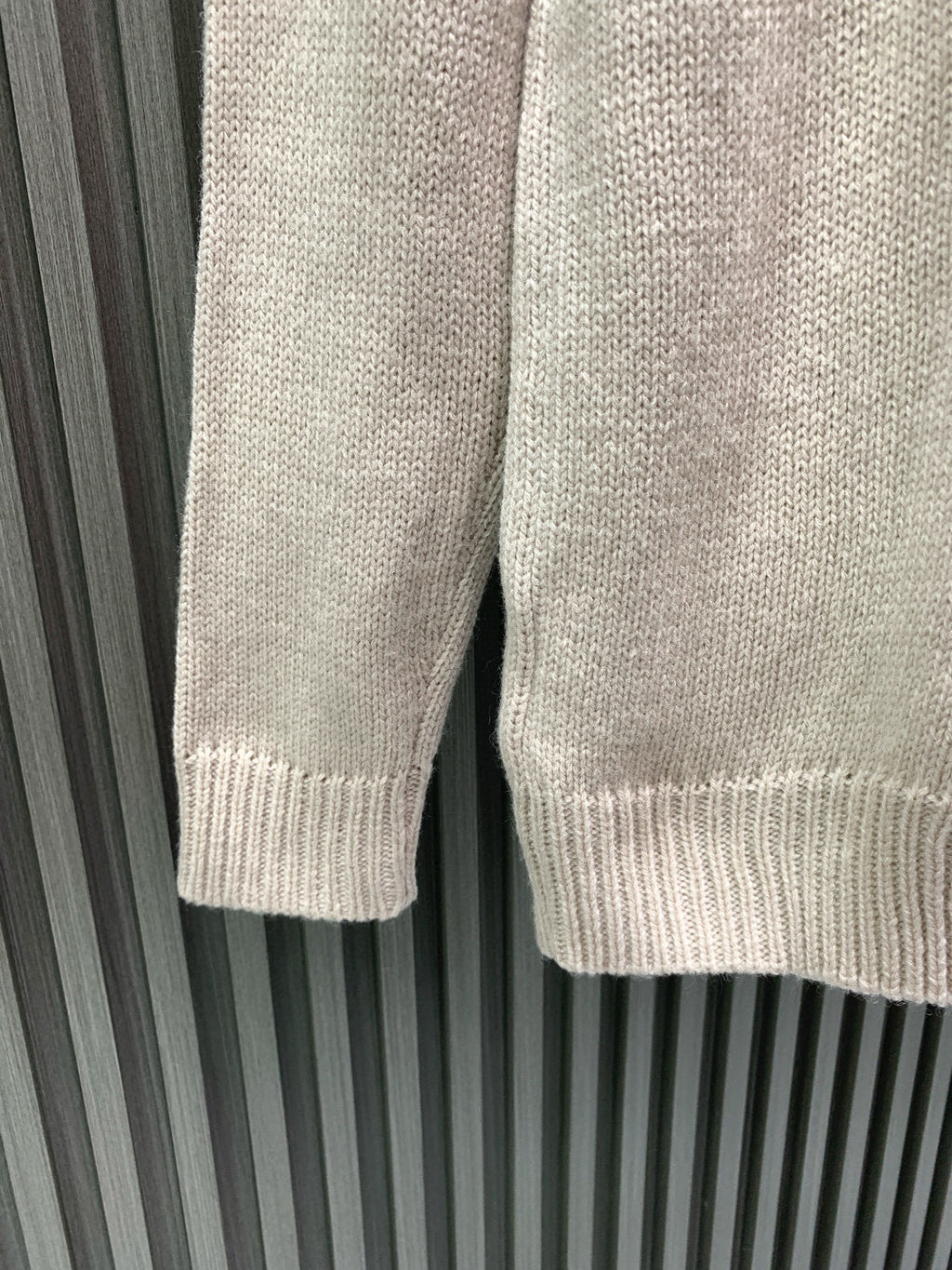 Sheep wool blended plain knitted sweater