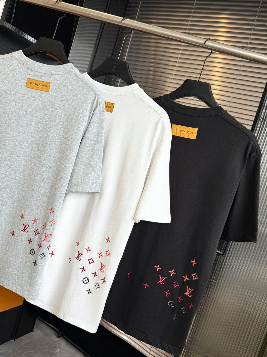Full printed floral embroidery short sleeved tee