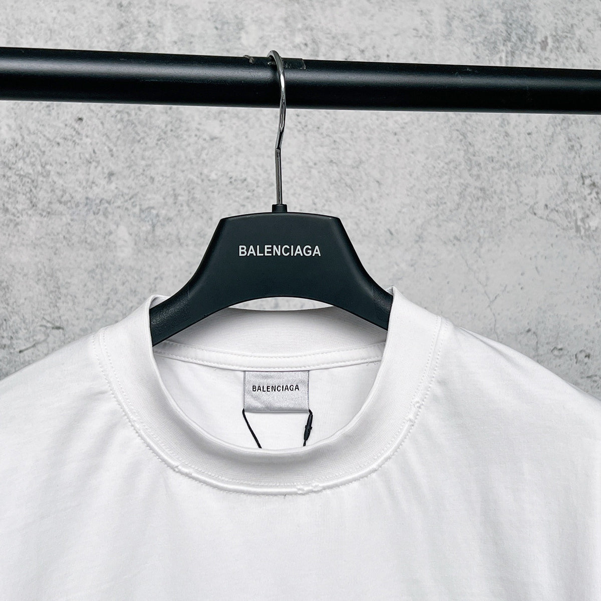 Wear out finished clothing, spray printed short sleeved T-shirt
