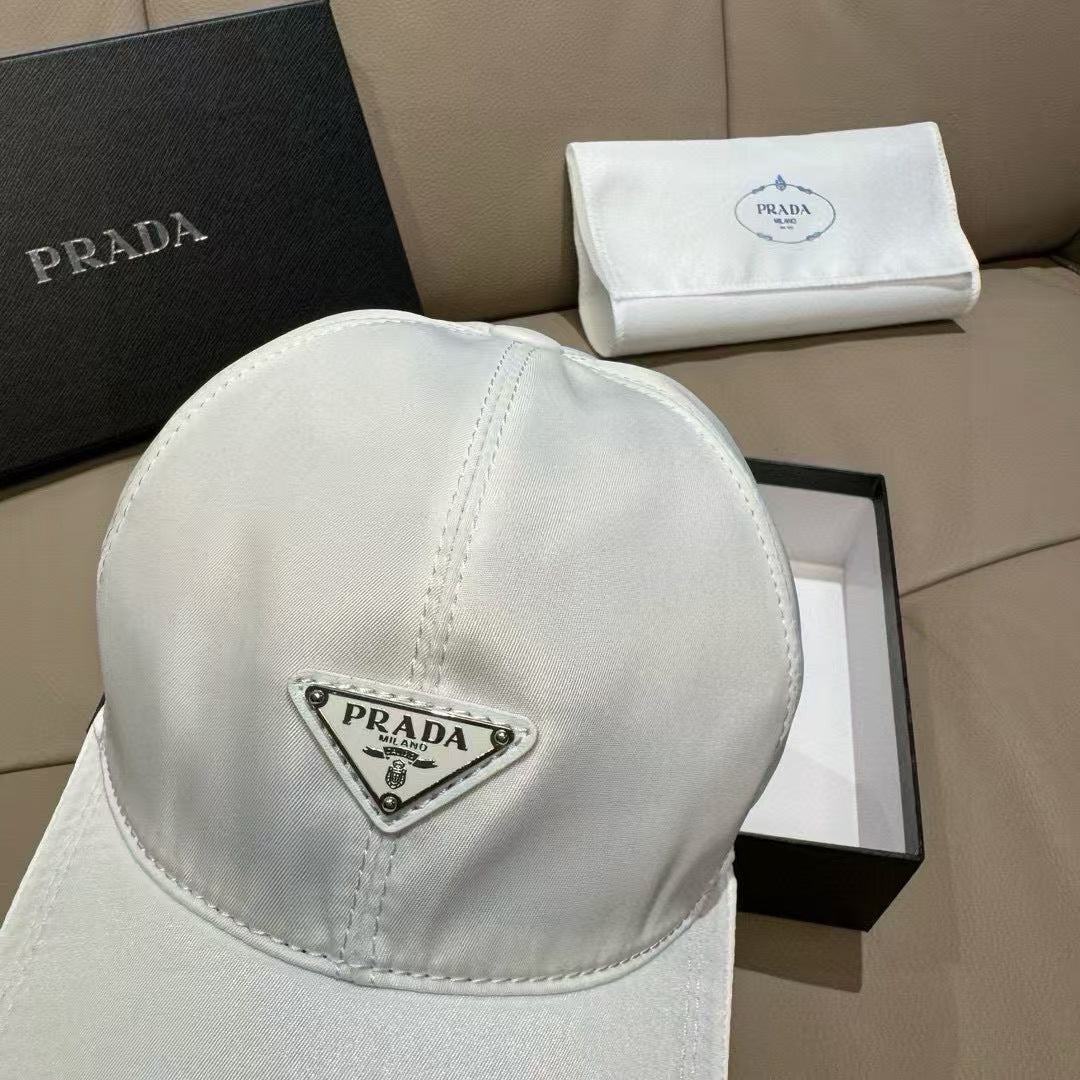 New triangular metal baseball cap
