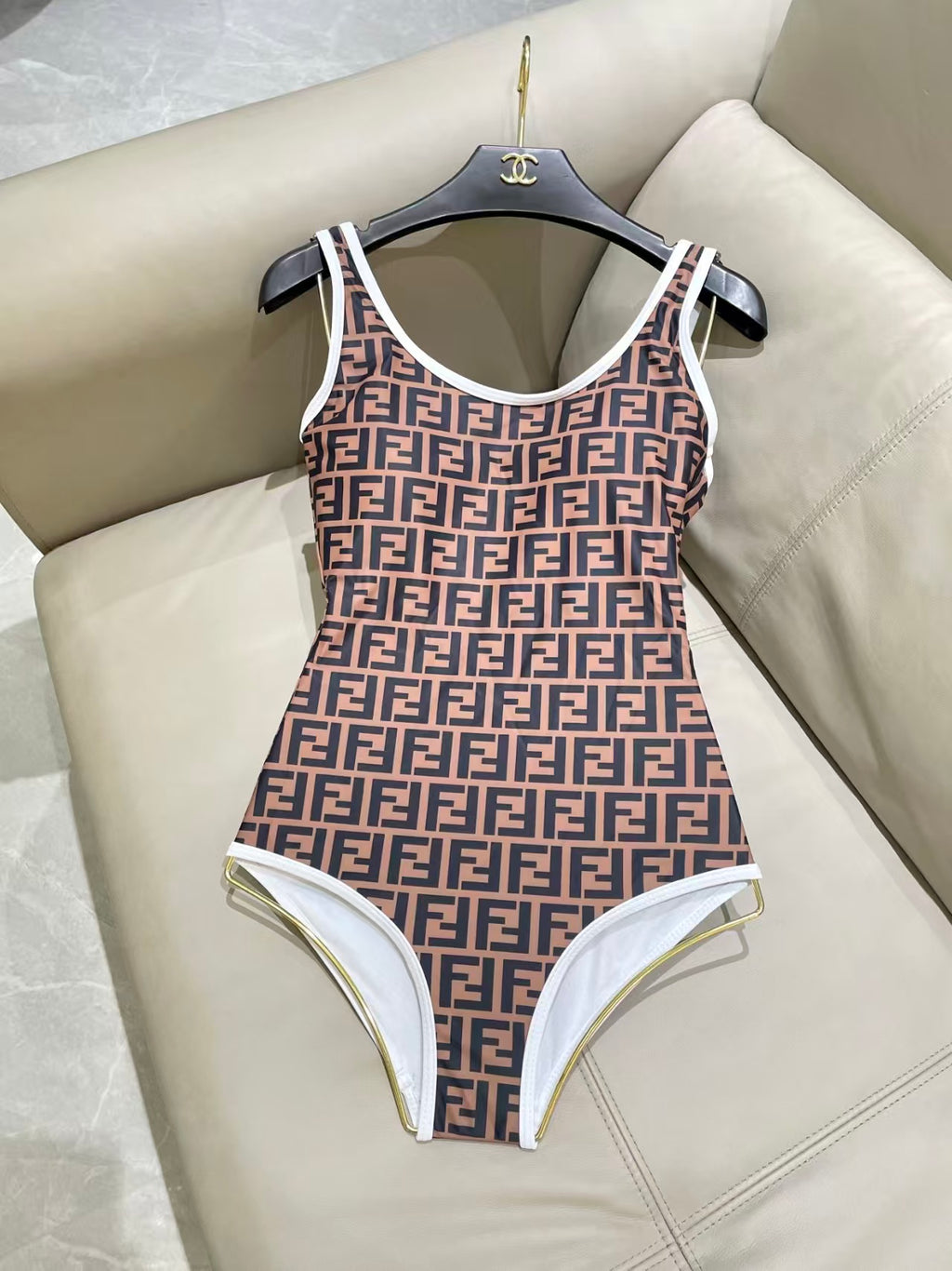 New letter printed one-piece swimsuit