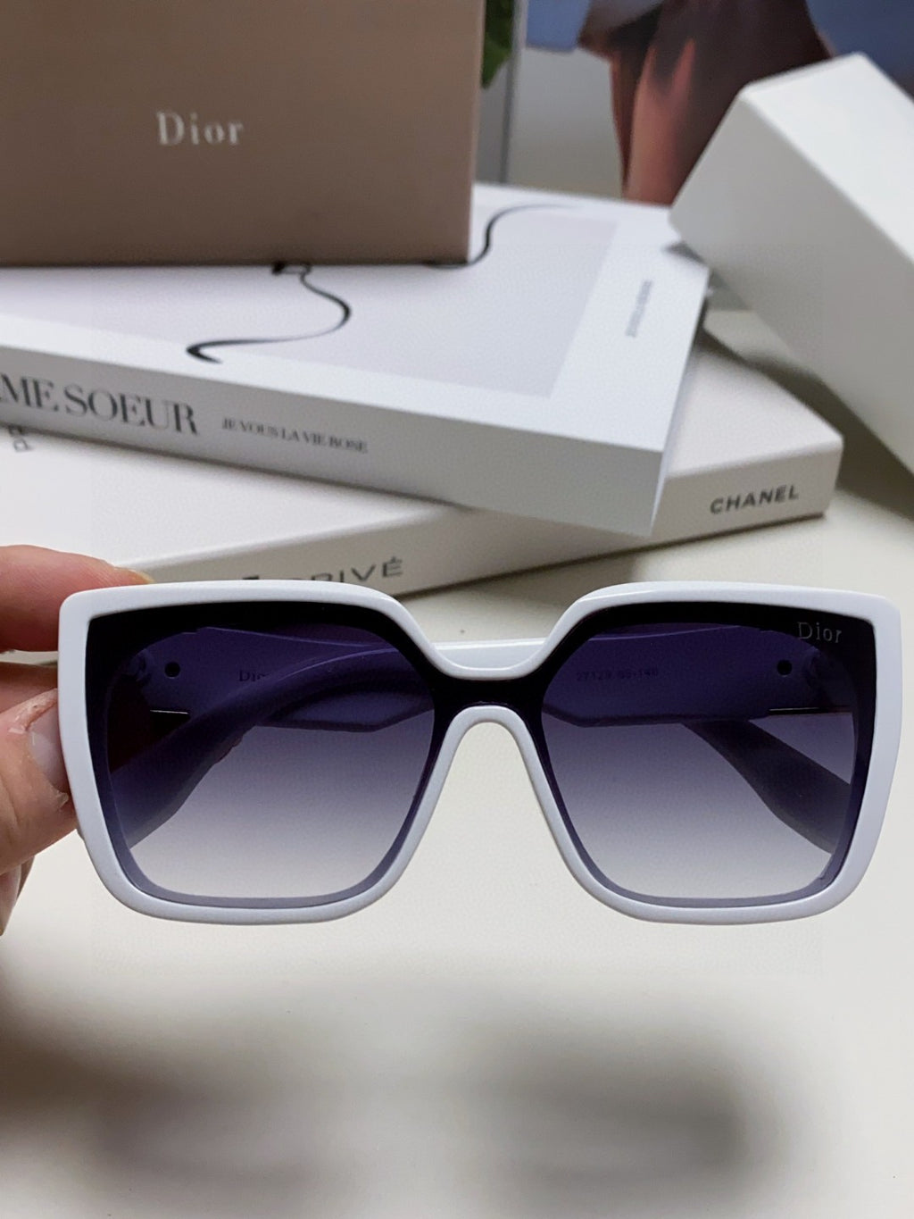 Super Beautiful Geometric Lingge Mirror Legs Super Beautiful New Women's Sunglasses
