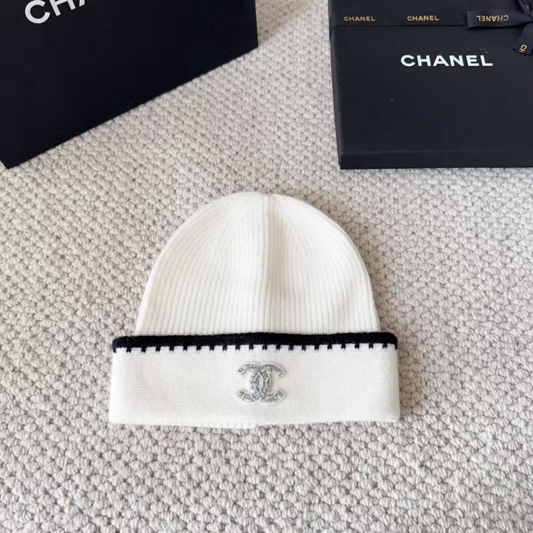 Explosive classic knitted hat