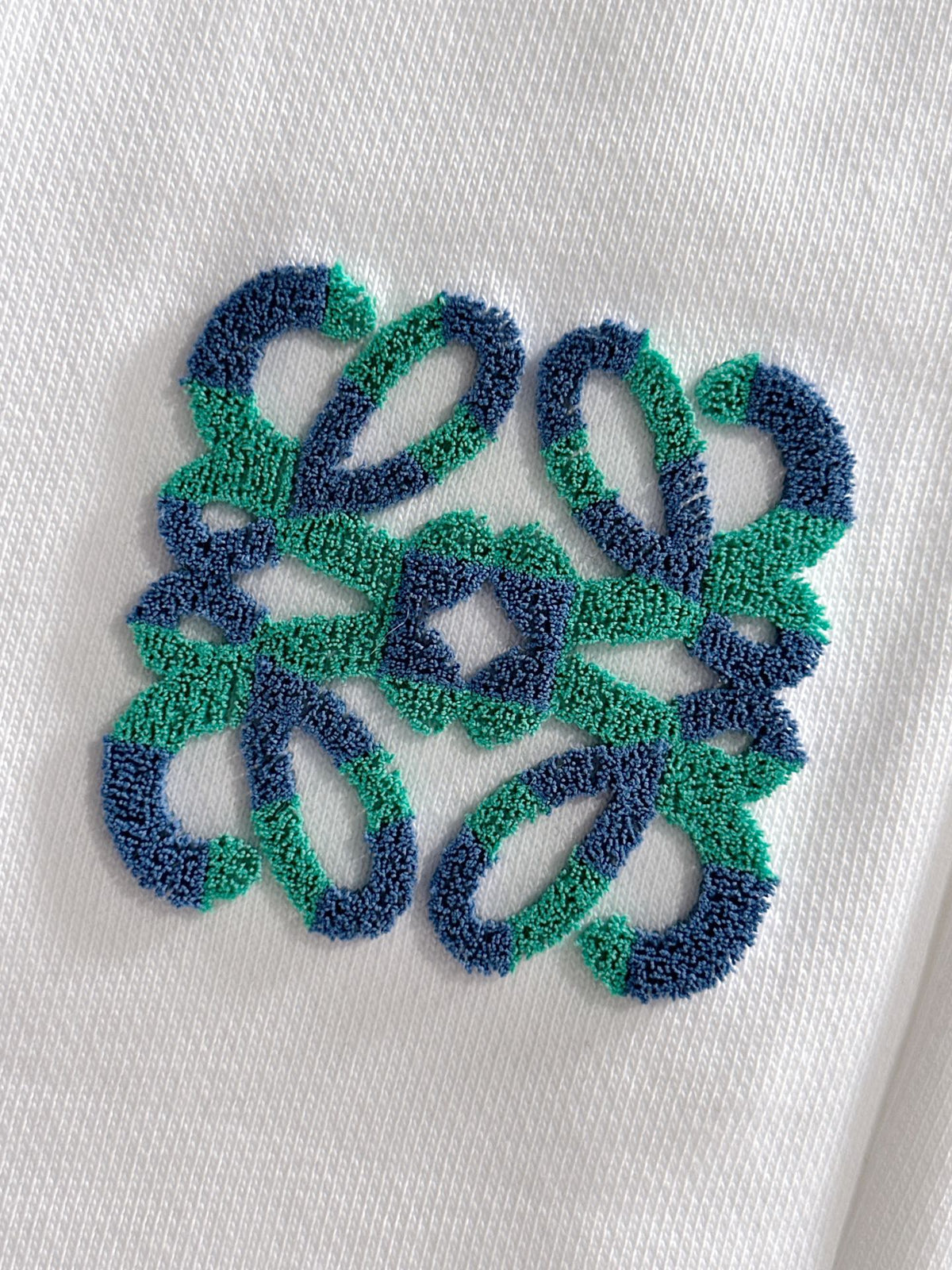 Toothbrush embroidered logo casual shorts