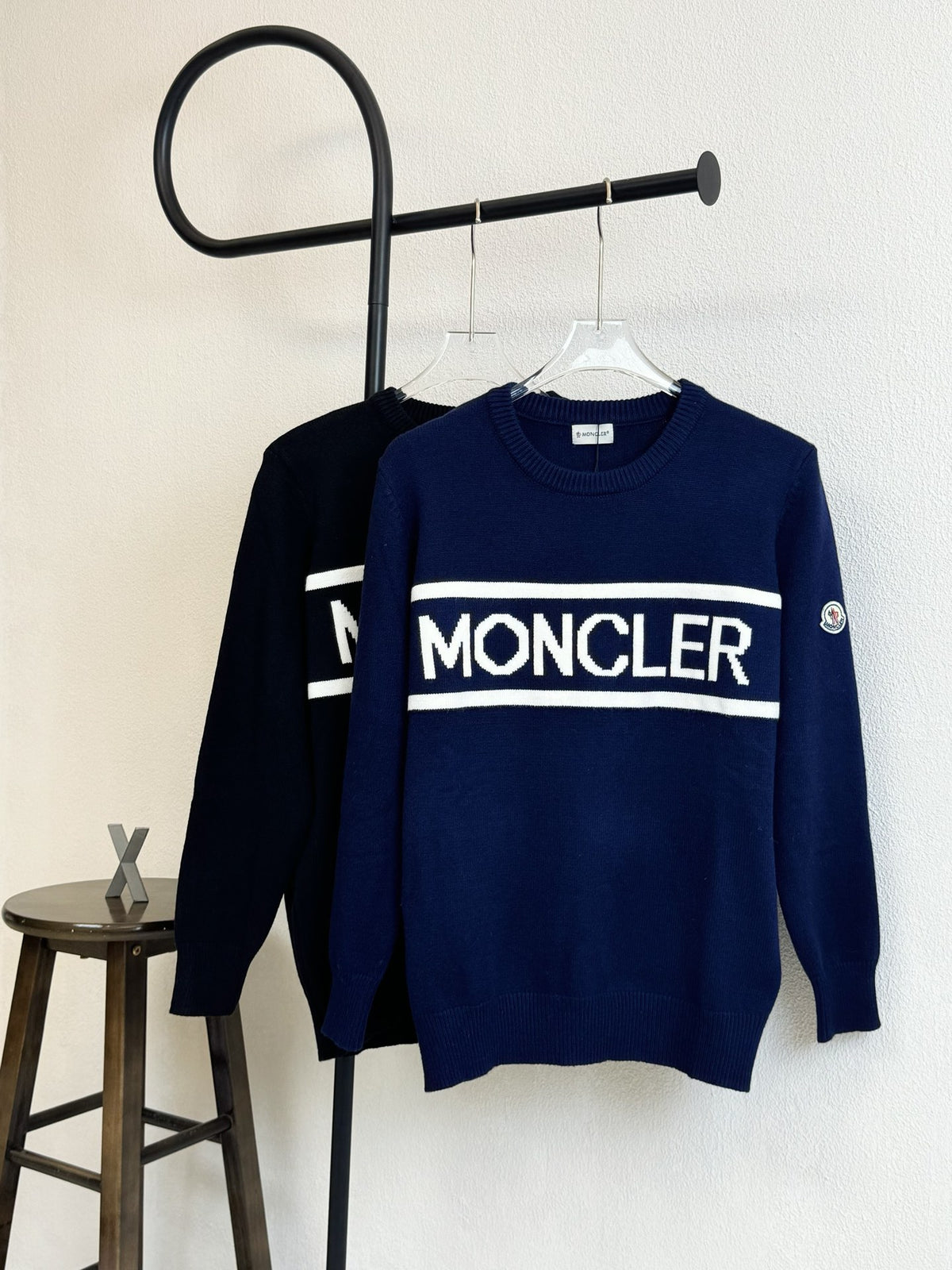 Letter pattern small logo knitted sweater