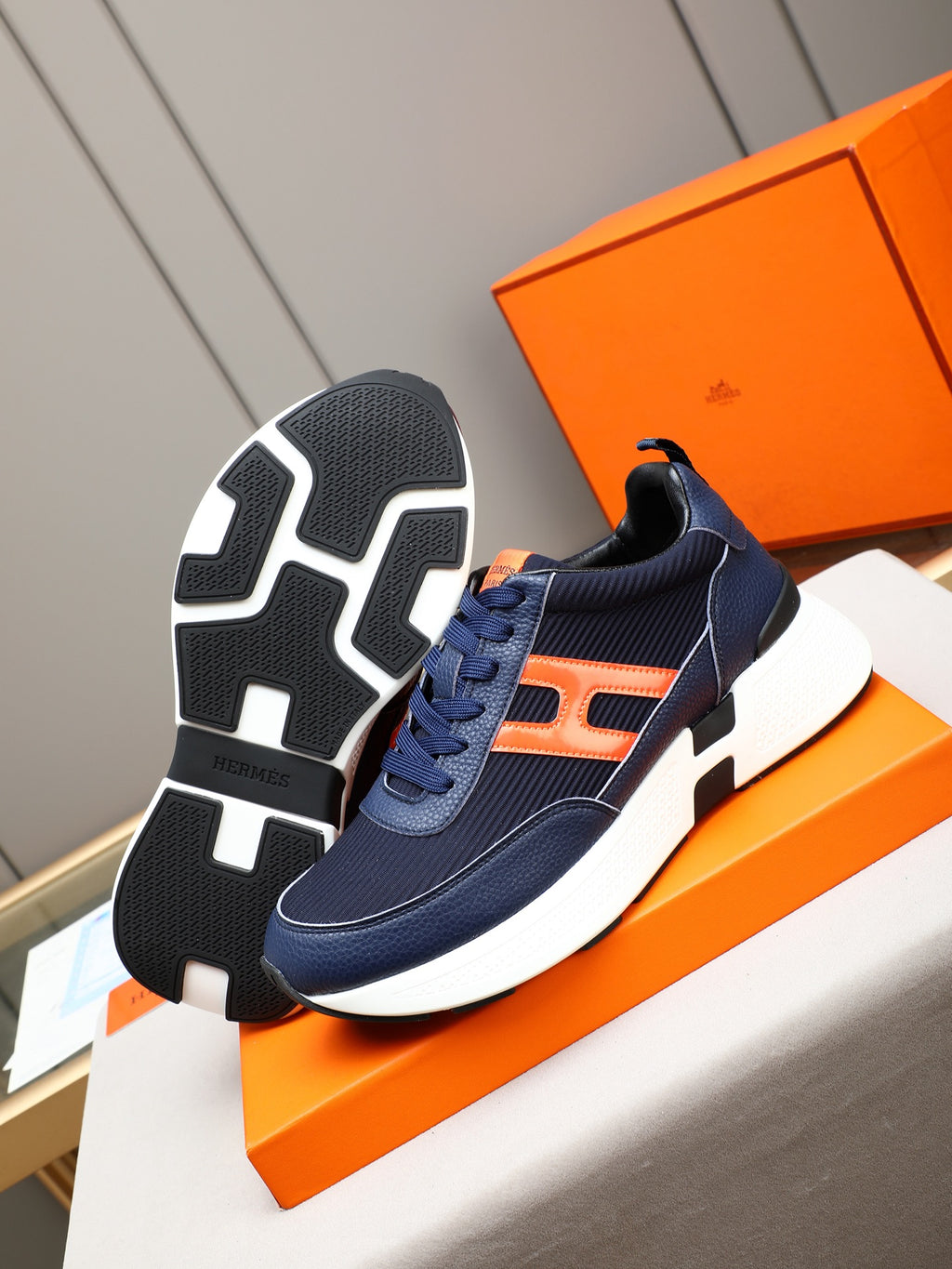 Men's casual sports shoes