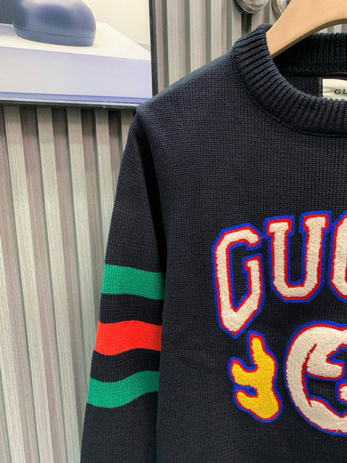 American college style retro round neck sweater