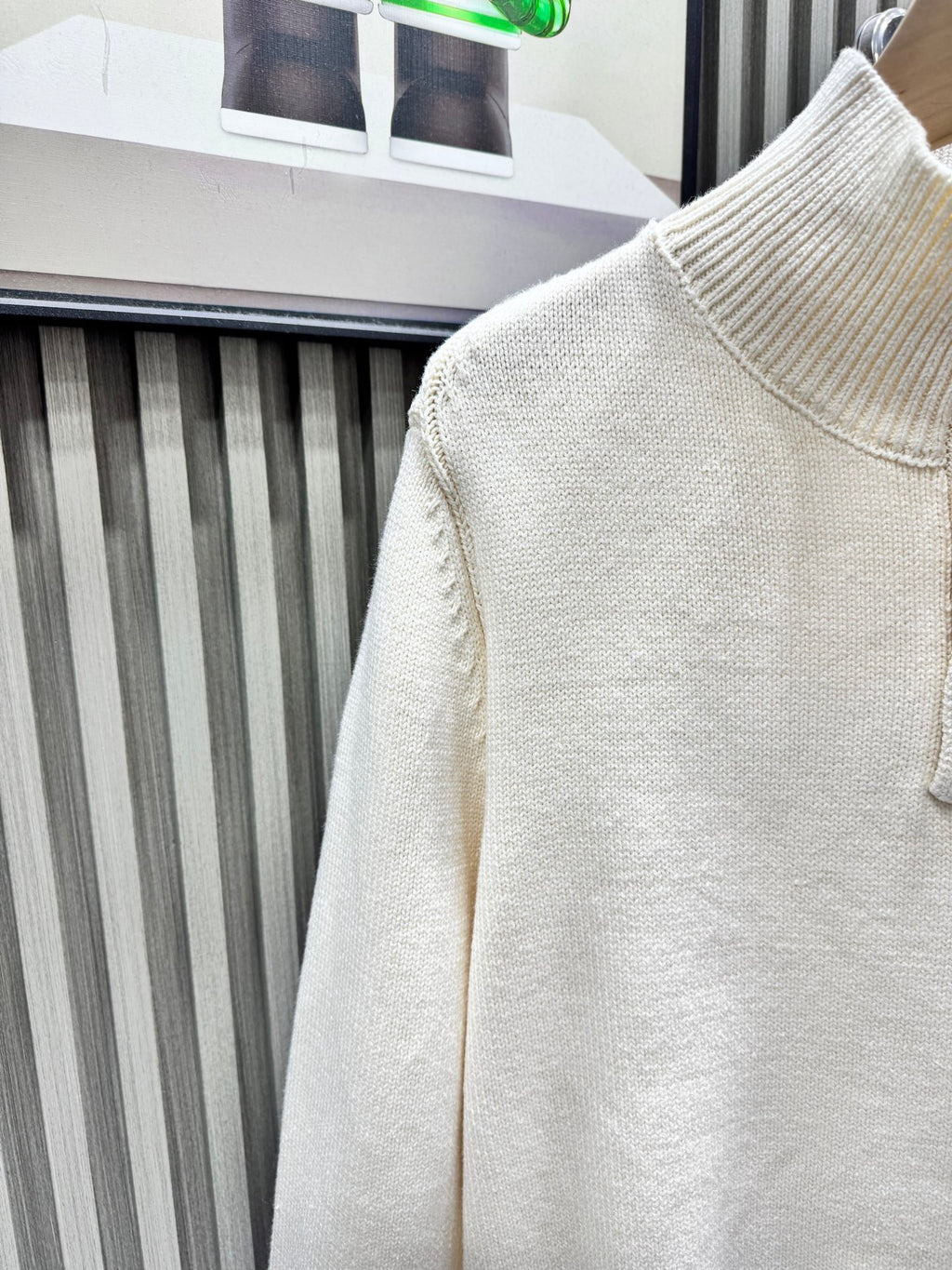Small embroidery high neck pullover with half collar buckle knitted sweater