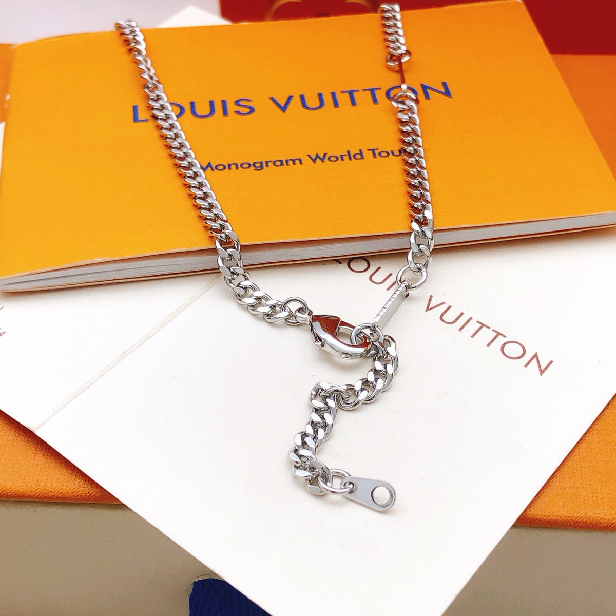 new model 🆕🆕 Silver smooth necklace