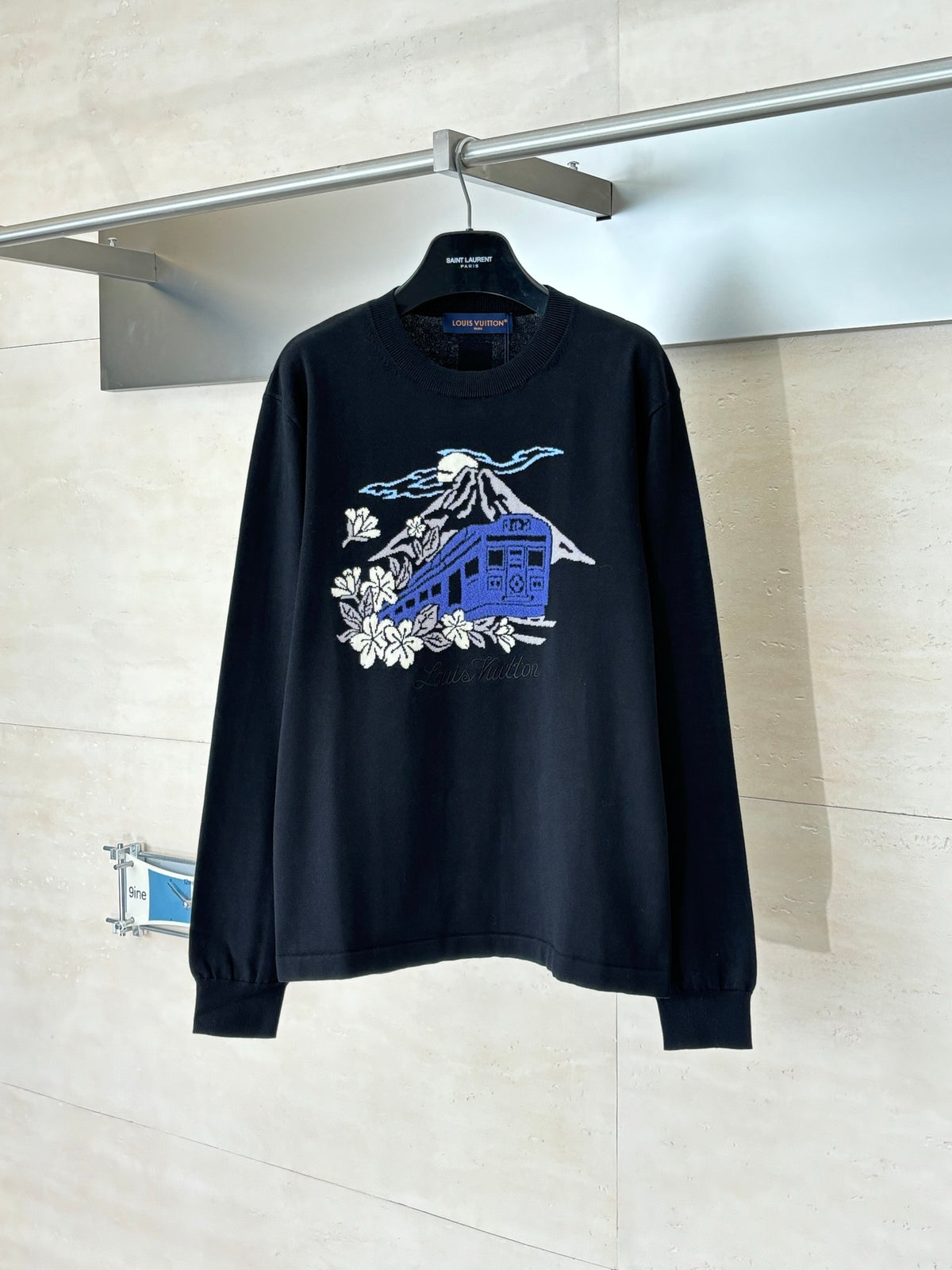 Jacquard knitted sweater with long sleeves