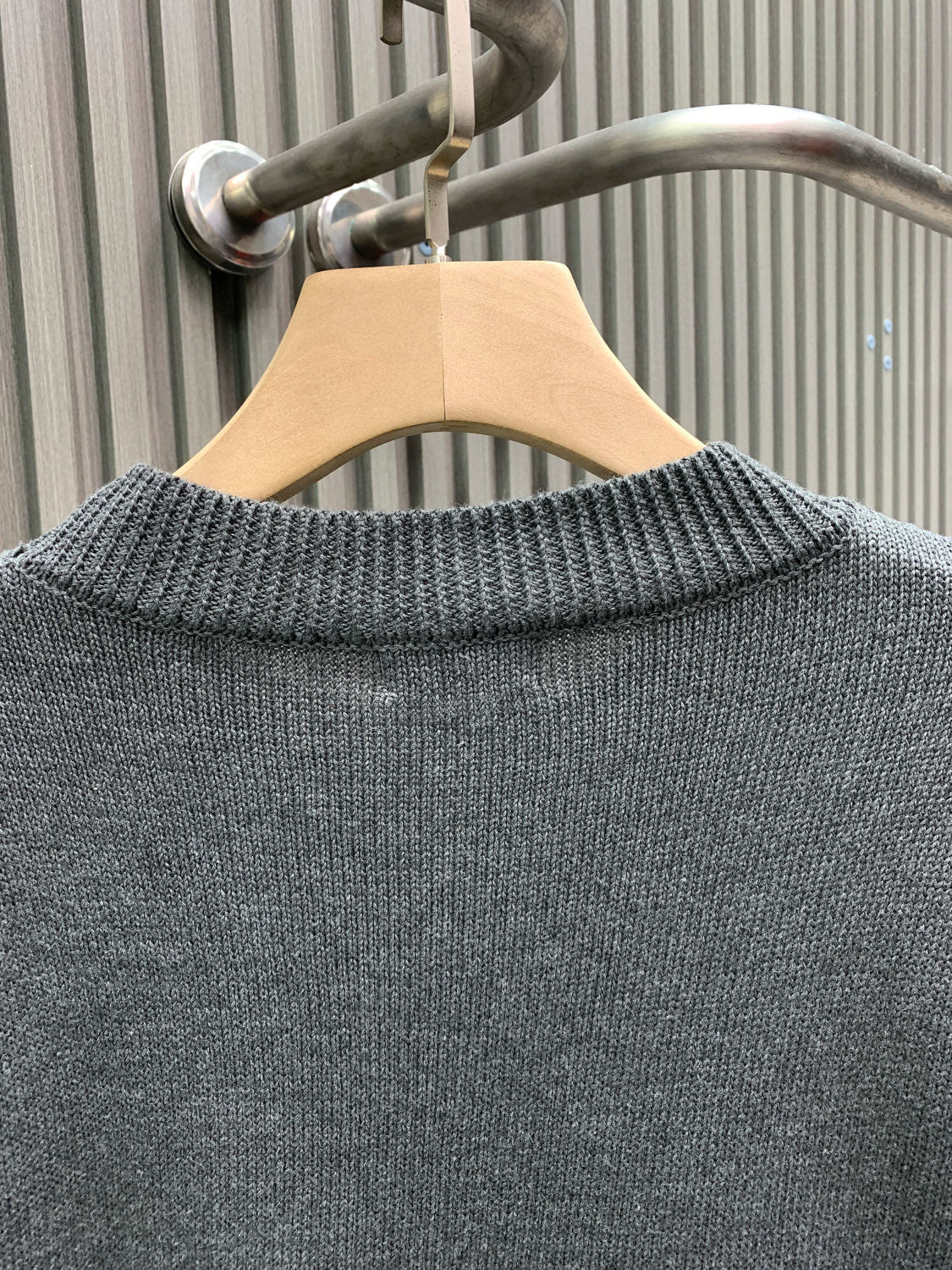 Sheep wool blended plain knitted sweater