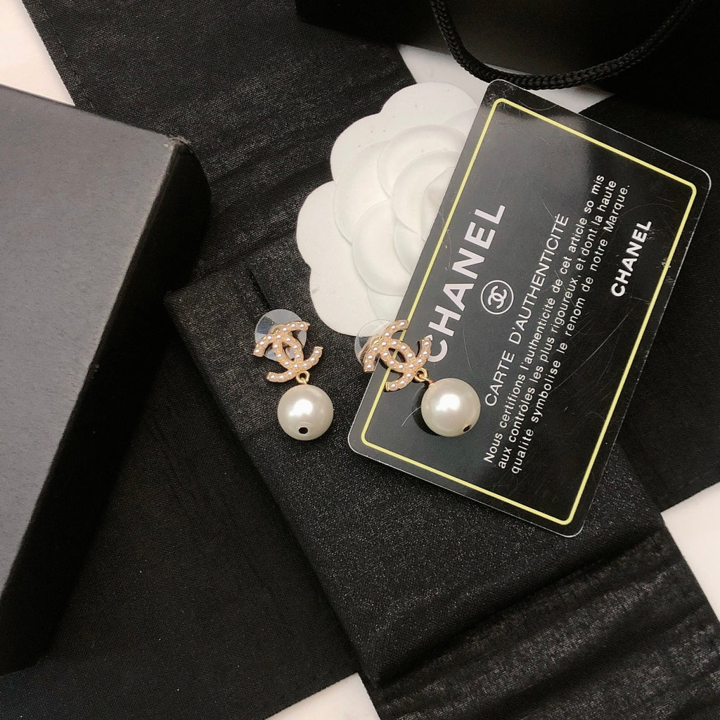 New early spring pearl earrings