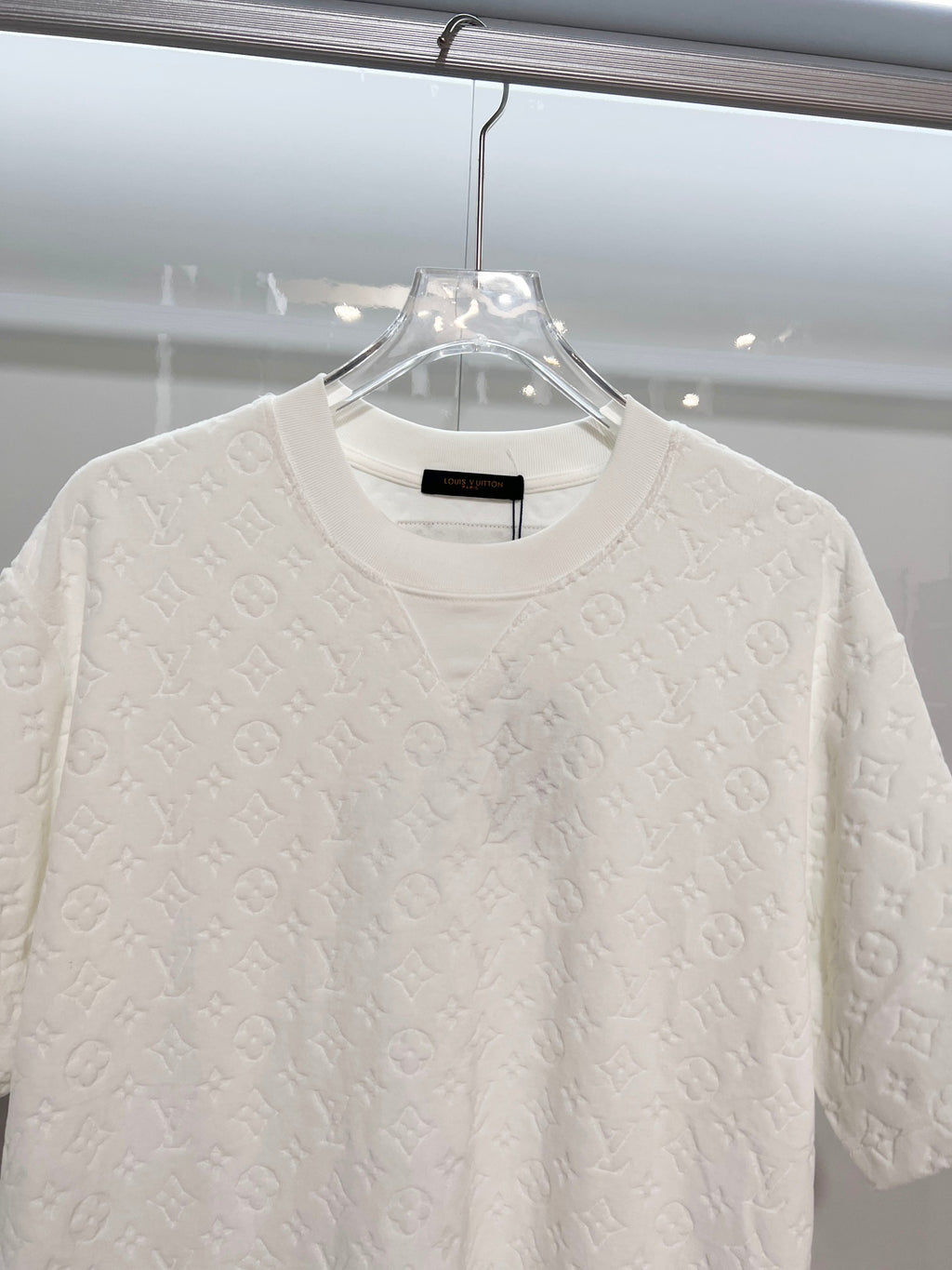 Dark patterned jacquard clover letter t-shirt