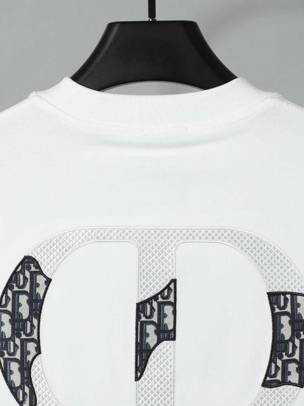 Chest letters 🪡 Embroidery+Simplified Letter Large Logo T-shirt at the Back
