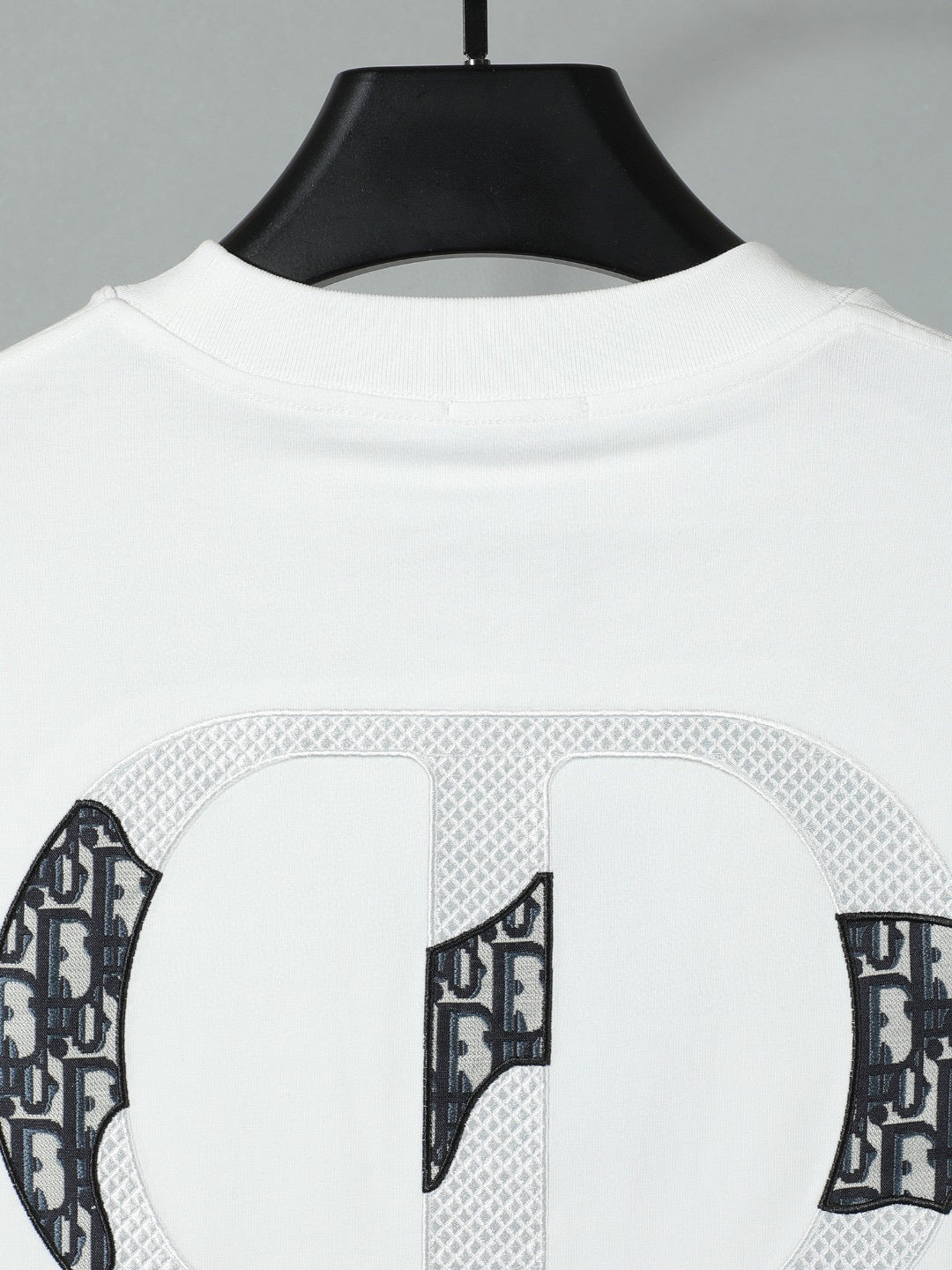 Chest letters 🪡 Embroidery+Simplified Letter Large Logo T-shirt at the Back