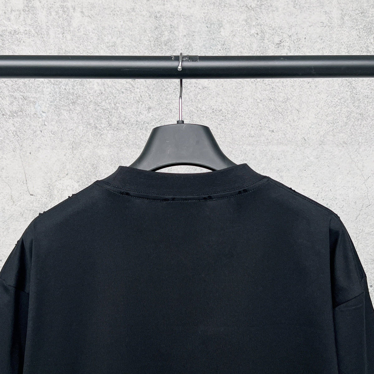 Wear out finished clothing, spray printed short sleeved T-shirt