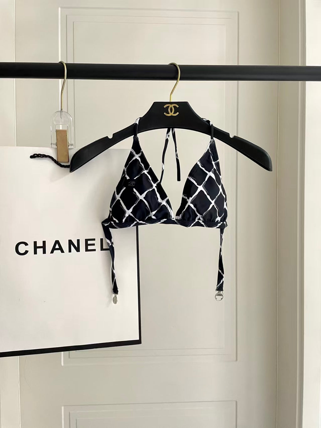 New quick drying elastic swimsuit