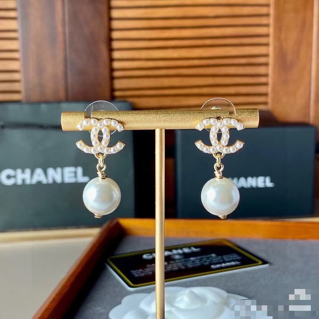 New early spring pearl earrings