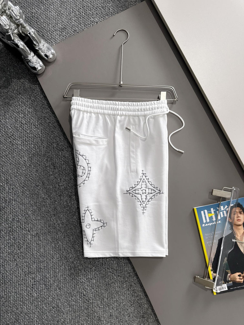 Essential casual shorts for daily commuting wear