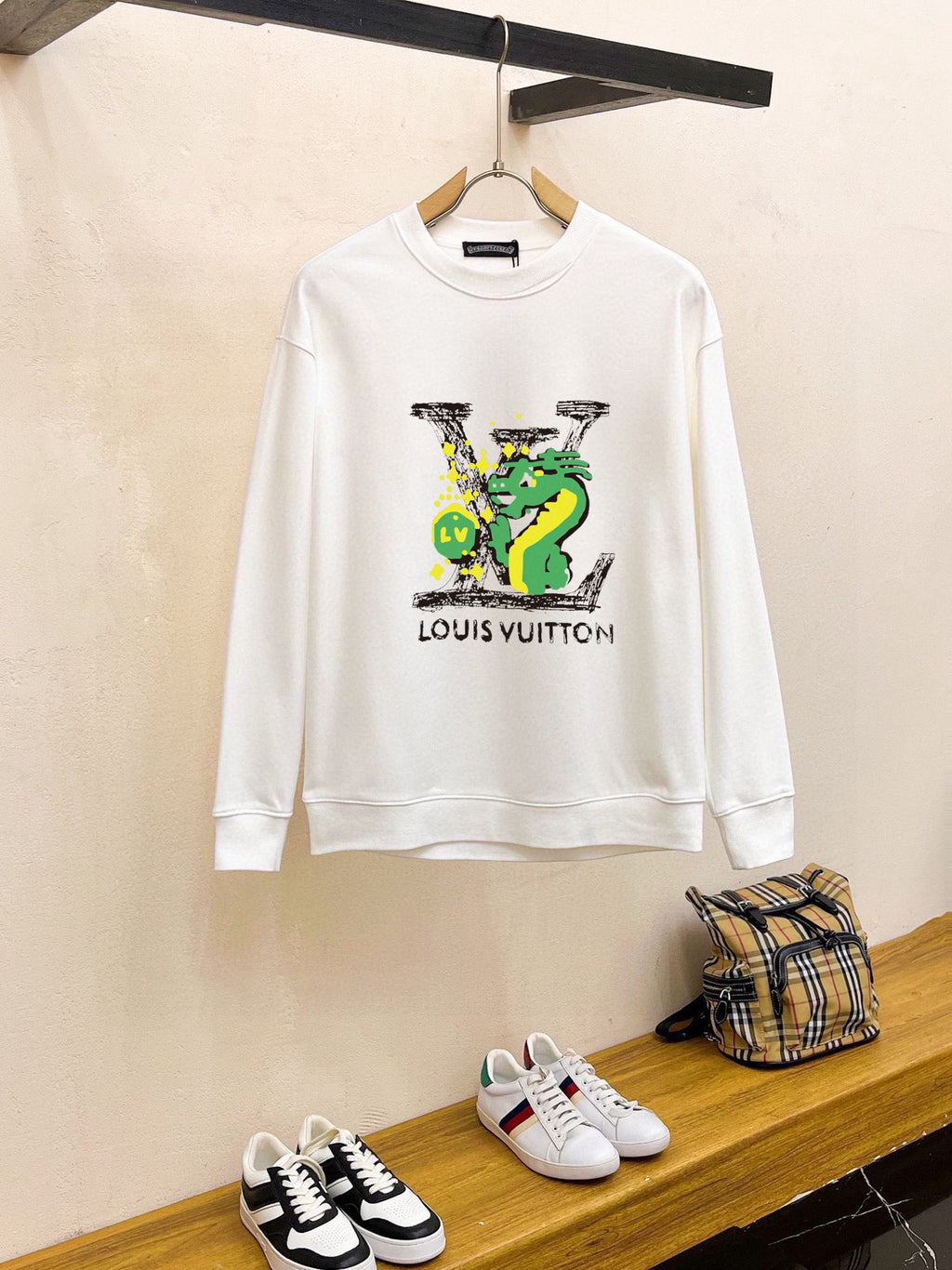 New long sleeved round neck sweatshirt 5