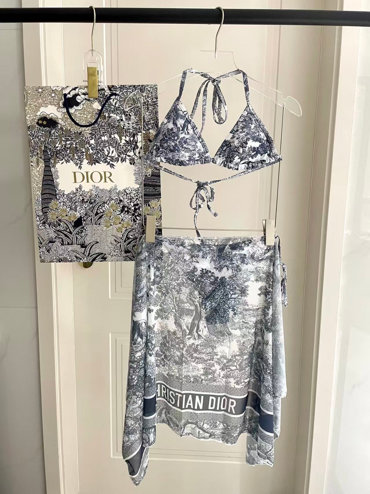 New three piece printed swimsuit