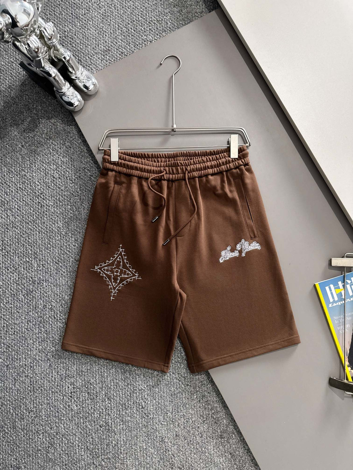 Essential casual shorts for daily commuting wear