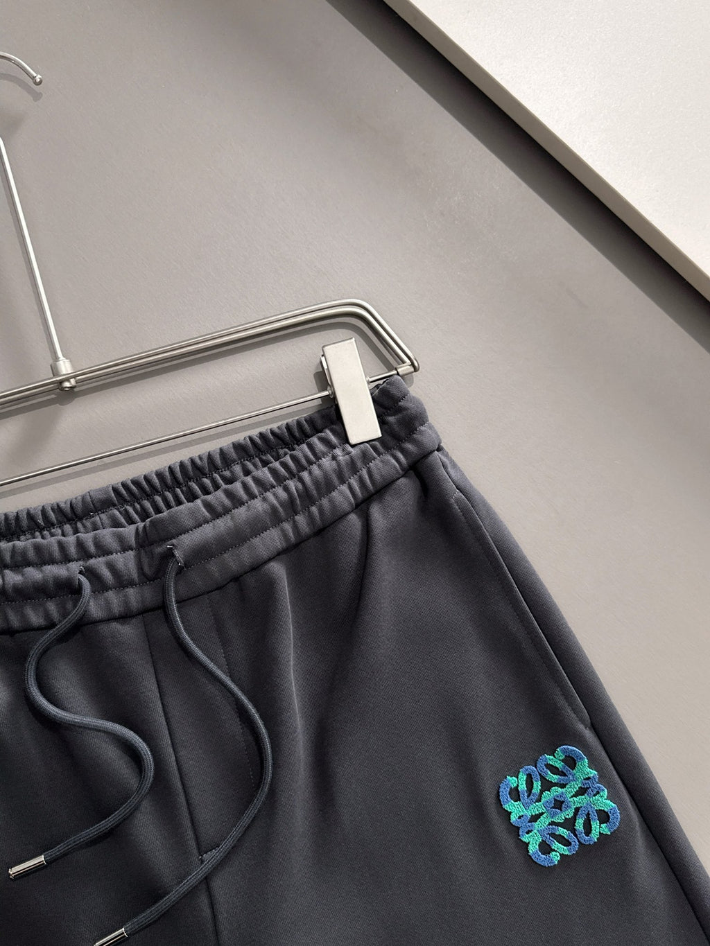 Toothbrush embroidered logo casual shorts