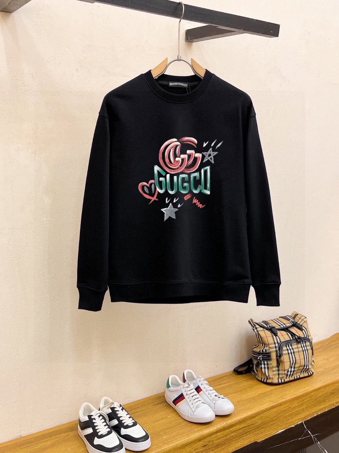 Latest long sleeved round neck sweatshirt 1