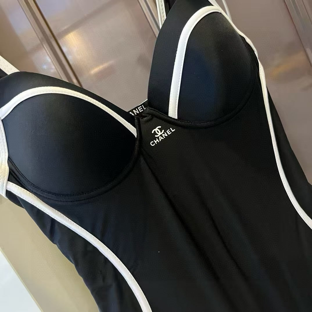 New one-piece swimsuit