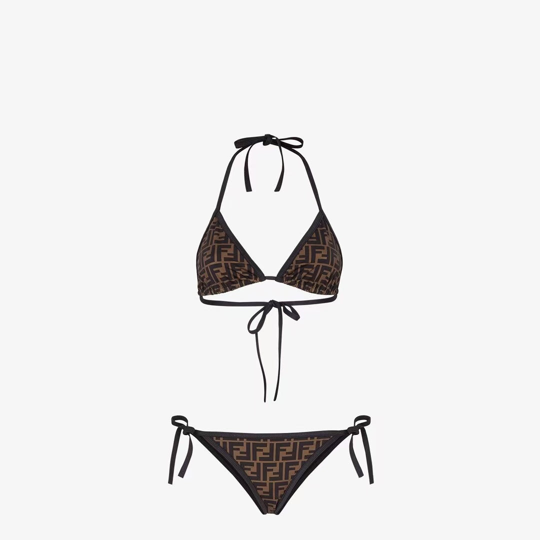 New split camisole swimsuit