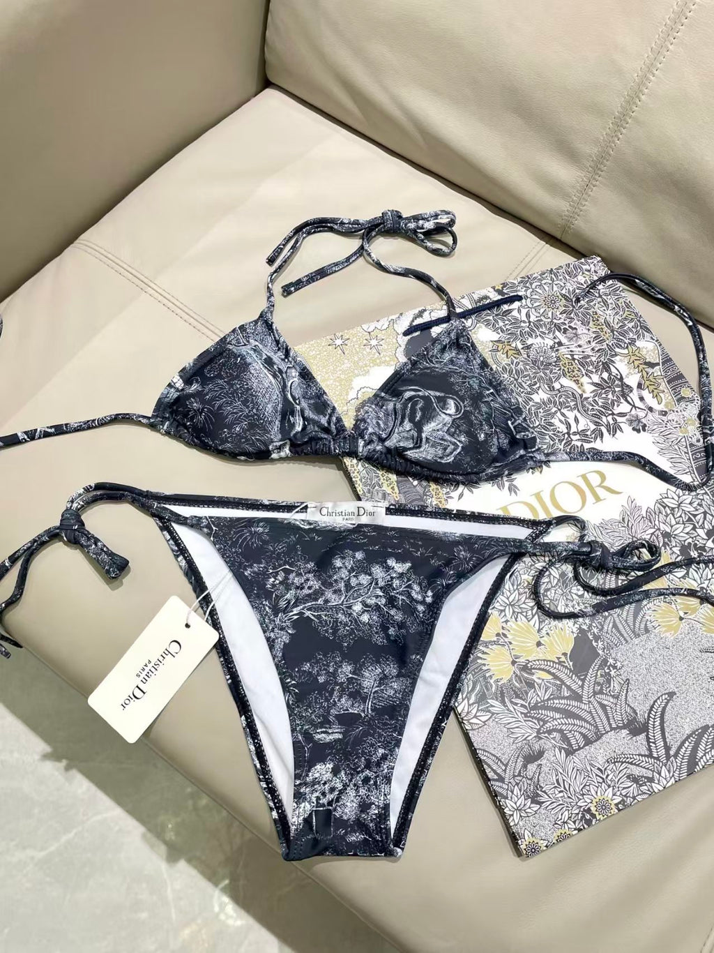New three piece printed swimsuit