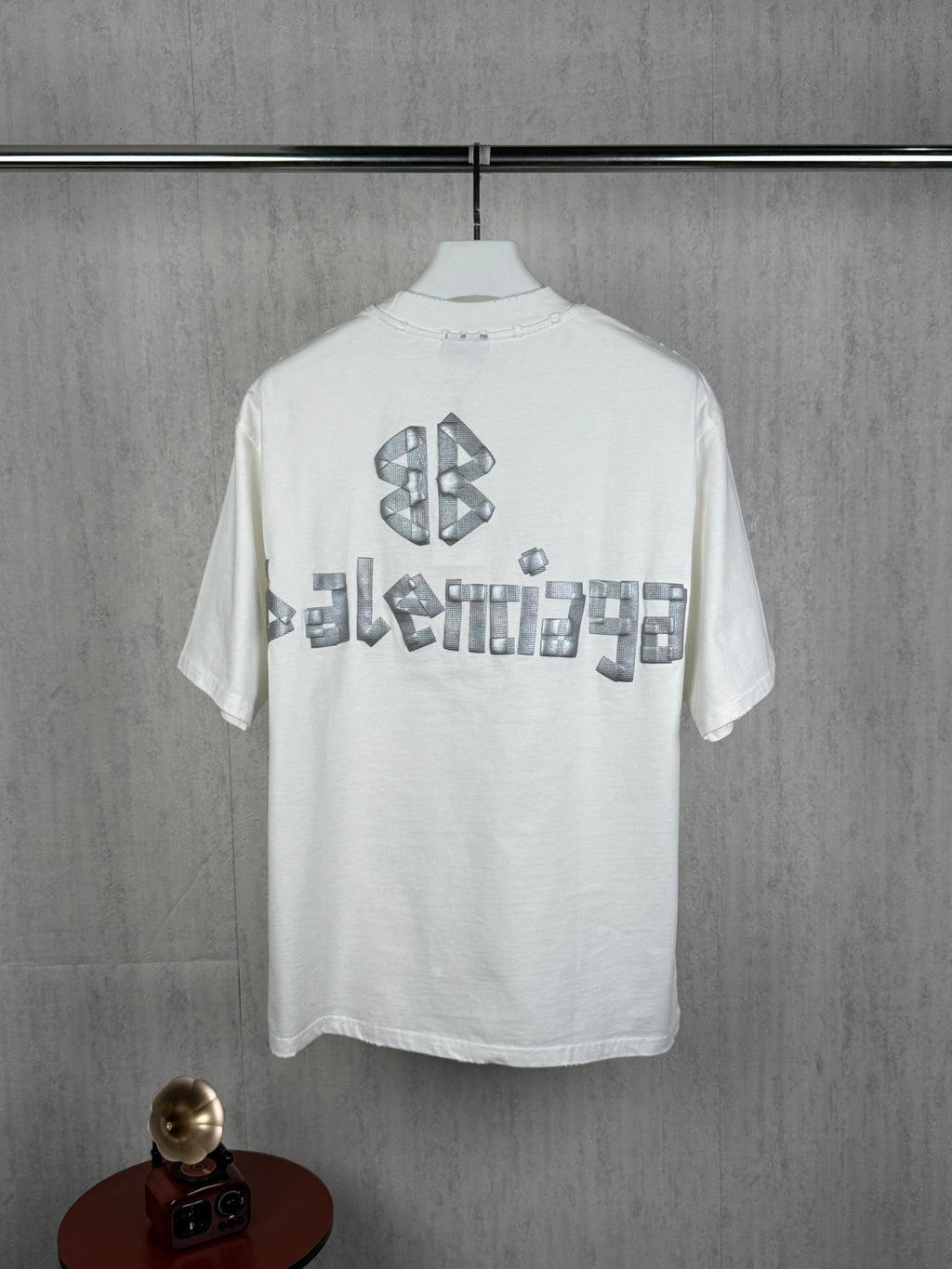 Adhesive tape letter pattern couple's short sleeved T-shirt