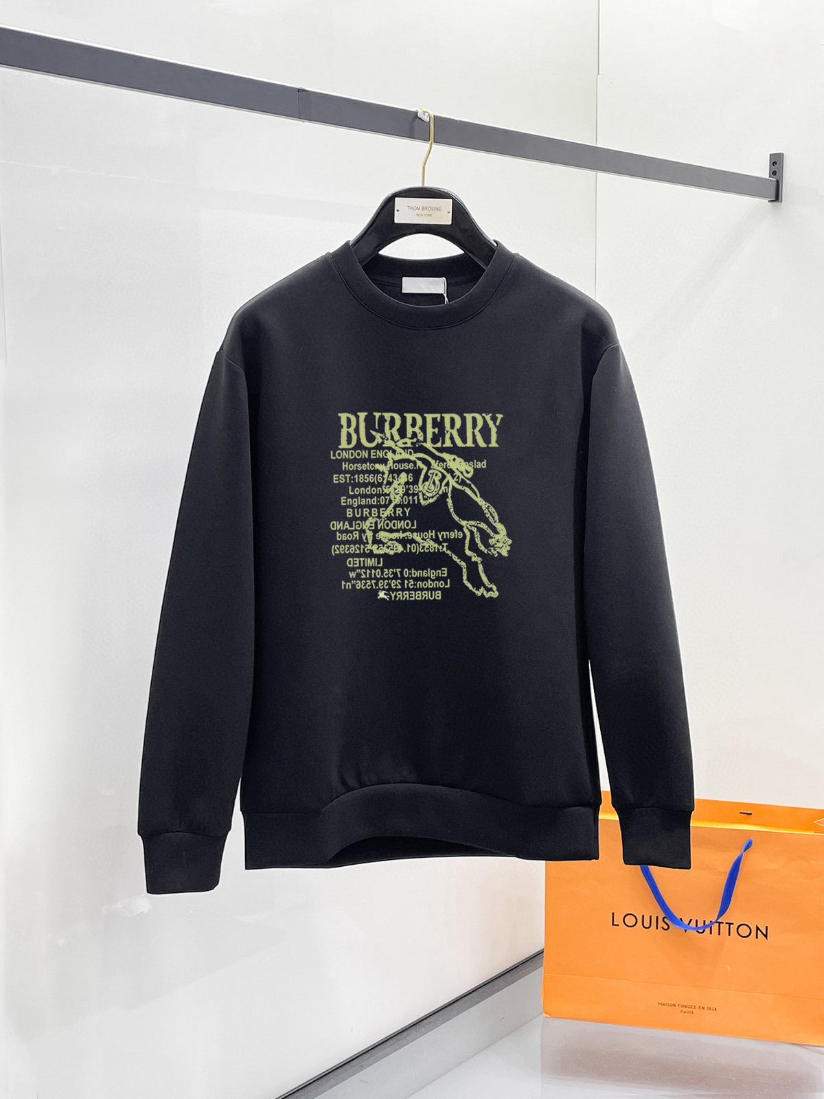 Early spring latest long sleeved round neck sweatshirt 21