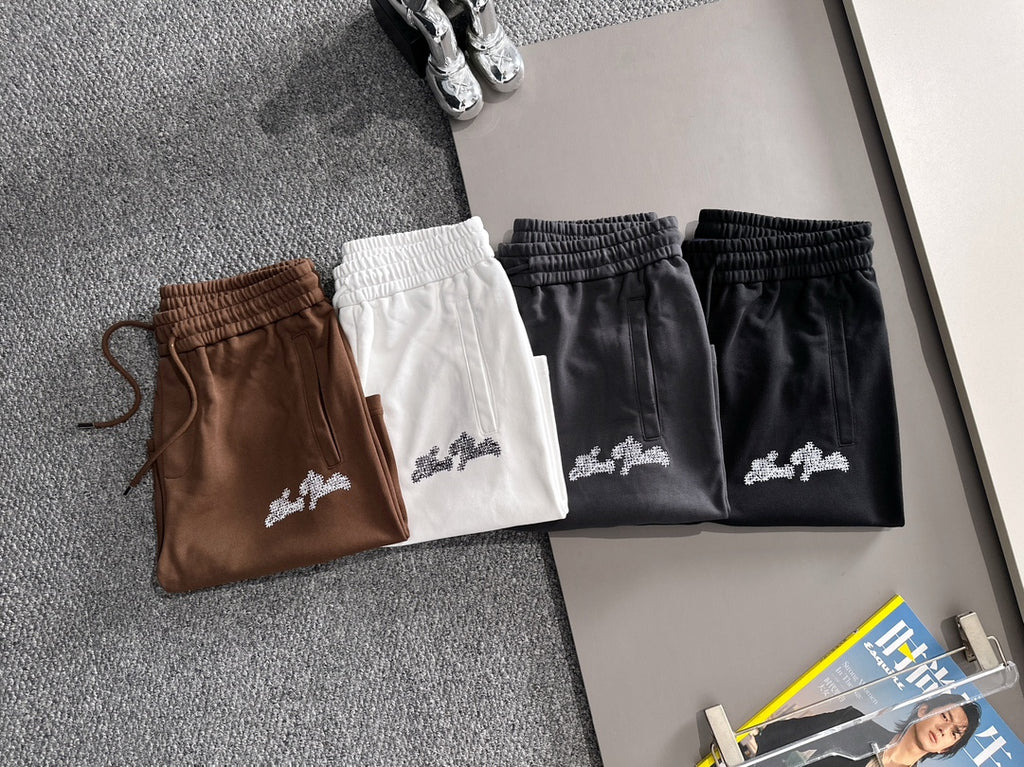 Essential casual shorts for daily commuting wear