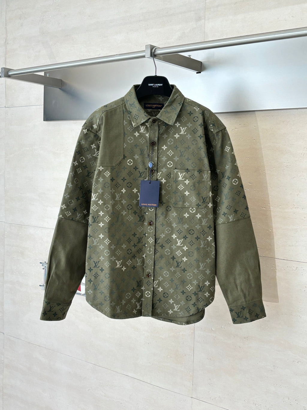 Full printed camouflage pointed collar long sleeved shirt