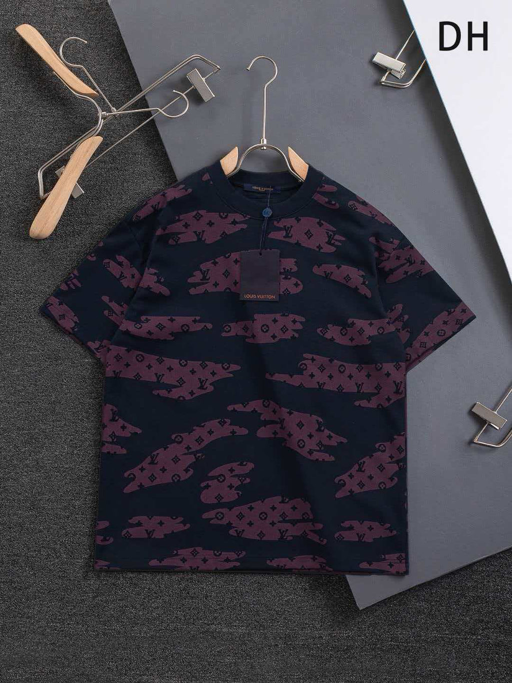 Full body cutting 🔥 Burning Flowers Clouds ☁️ letter logo 🪡 Embroidered round neck short sleeved T-shirt