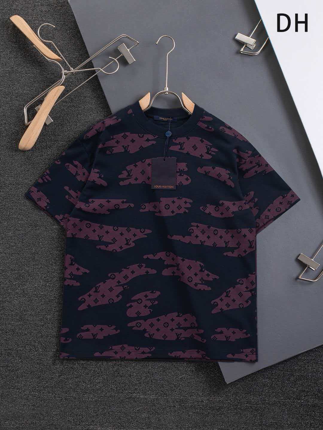 Full body cutting 🔥 Burning Flowers Clouds ☁️ letter logo 🪡 Embroidered round neck short sleeved T-shirt