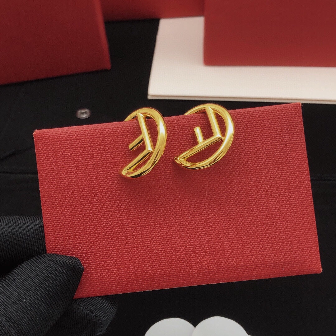 Circular ear hook surface