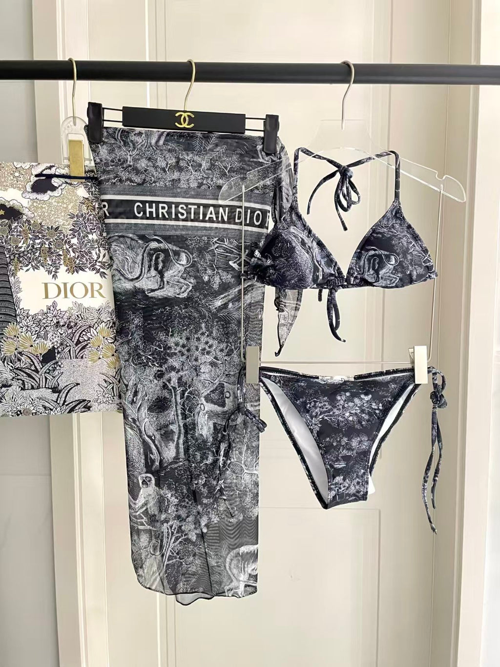 New three piece printed swimsuit
