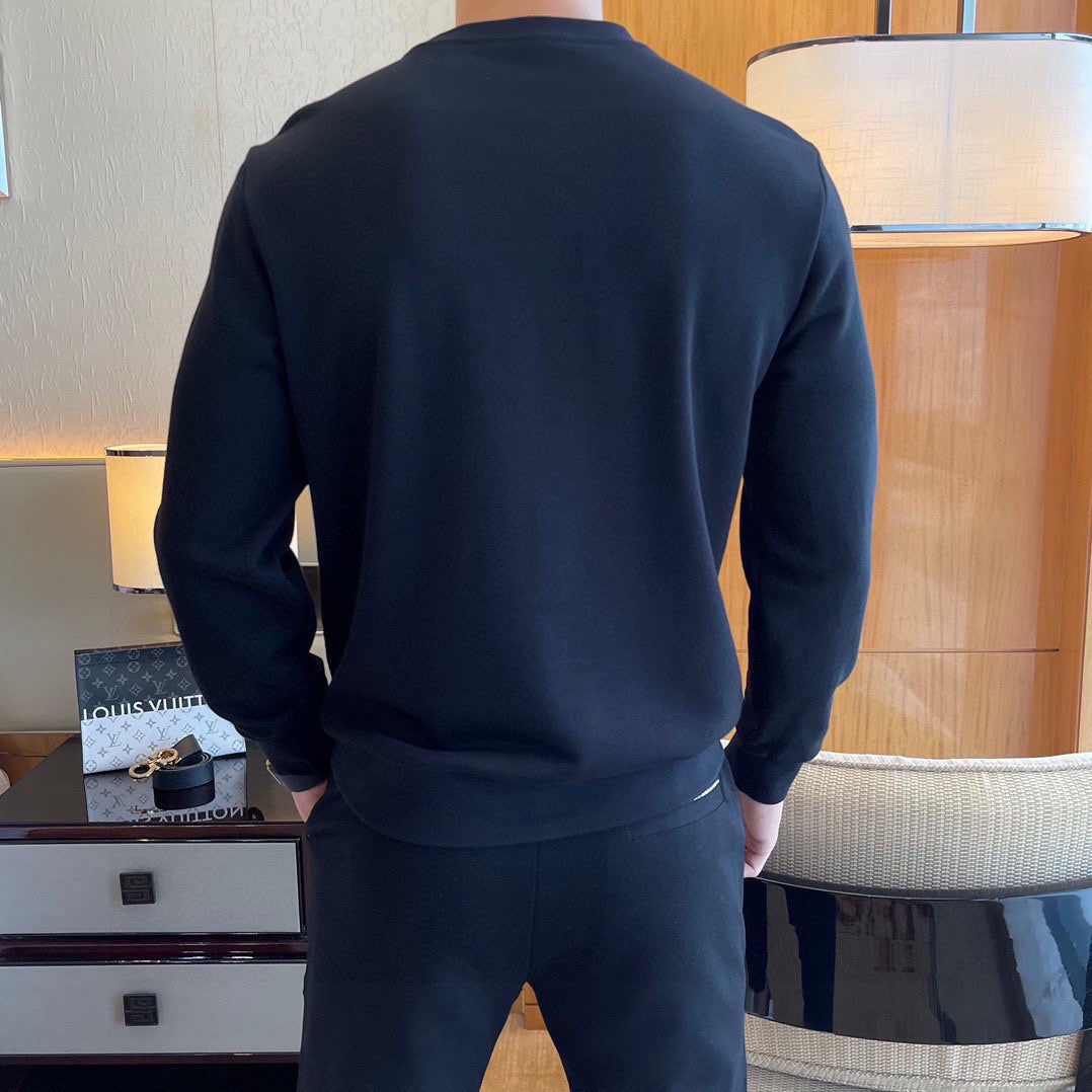 New long sleeved round neck sweatshirt 7