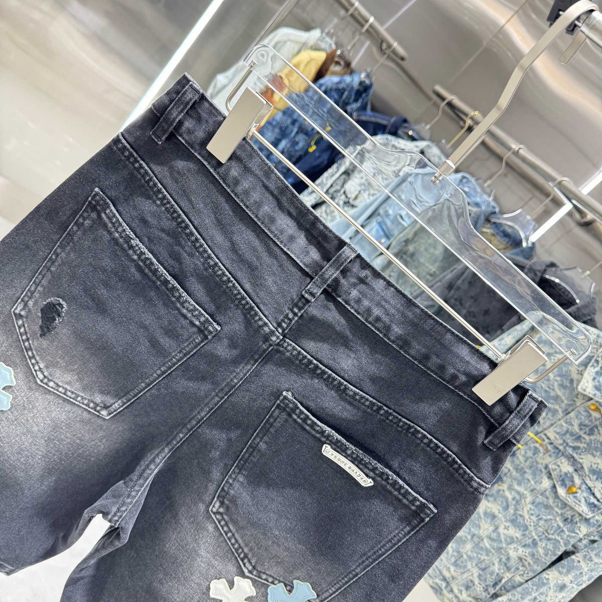 Spliced cross denim shorts