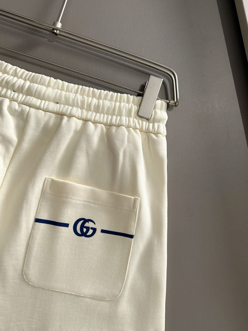 Front grain embroidered logo casual shorts