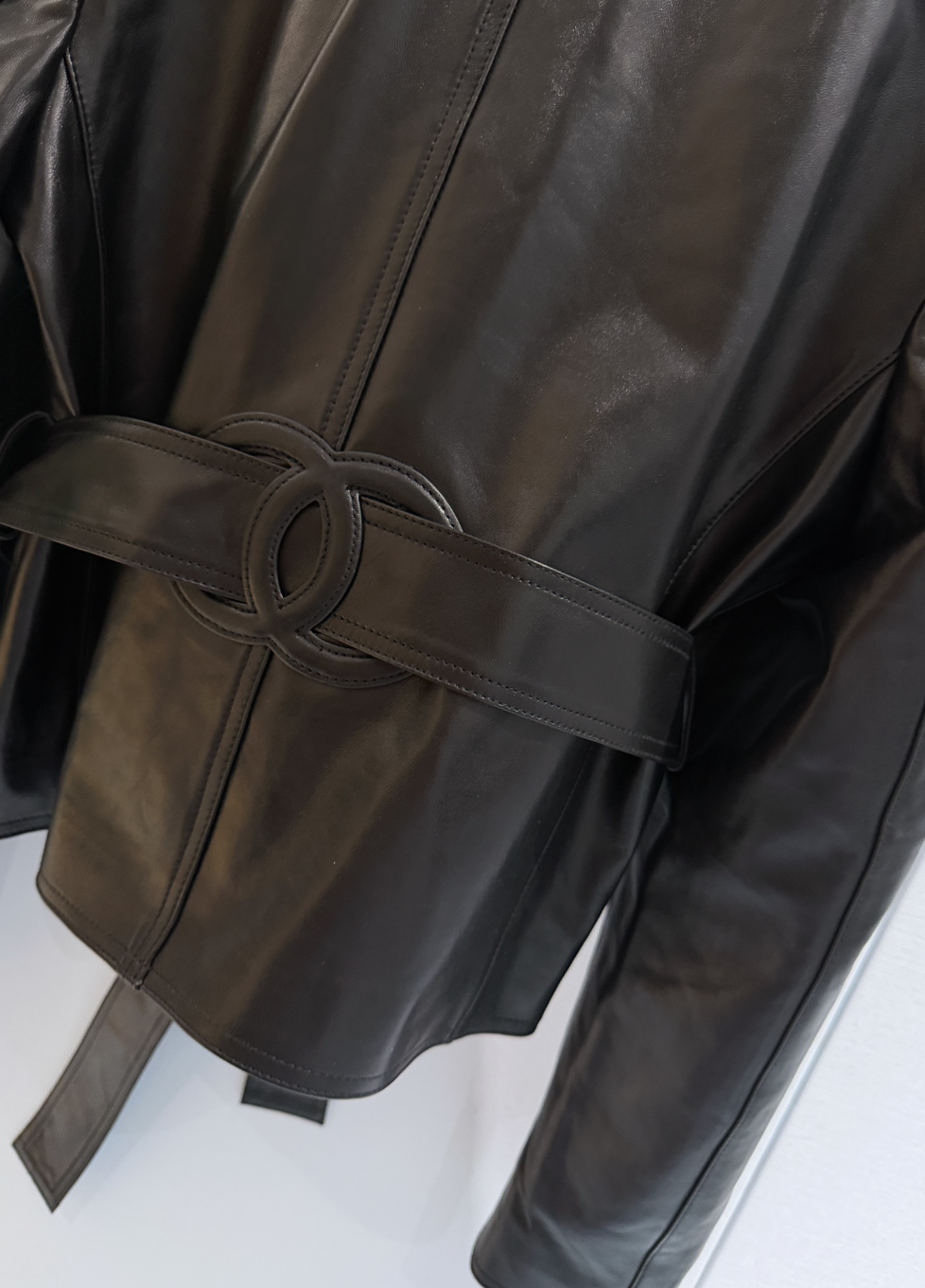 Stylish Black Long-Sleeve Cropped Jacket | Decorative Button Detail on Cuffs