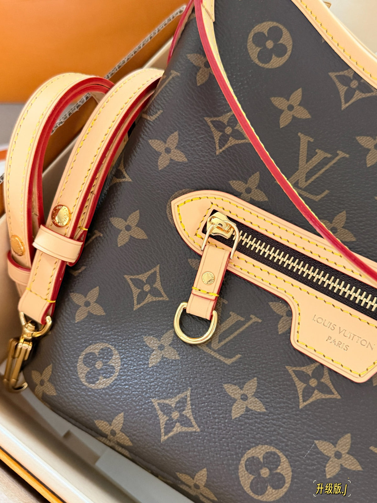 Smiling Zipper LINEUP Crescent Tote Tote Bag