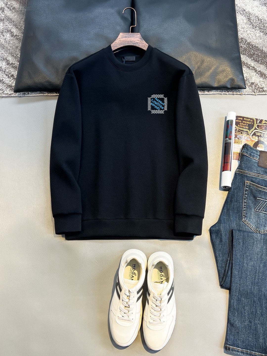 New long sleeved round neck sweatshirt 12