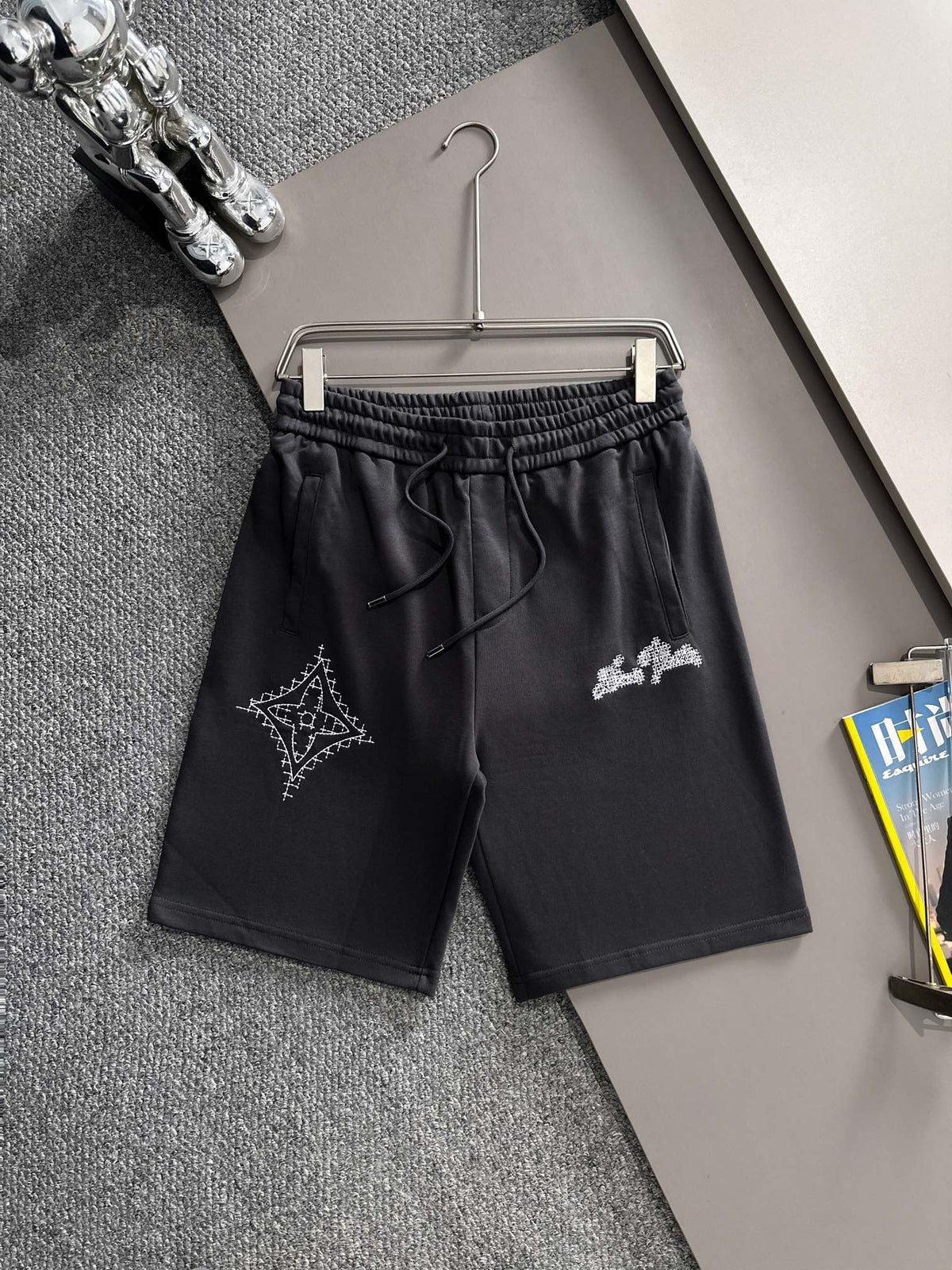 Essential casual shorts for daily commuting wear