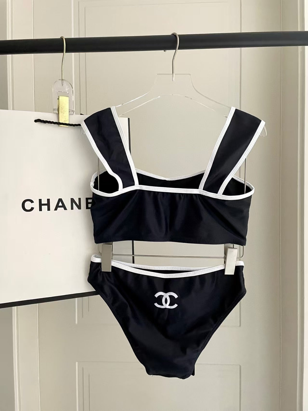 New Split Wide Shoulder Strap Swimsuit