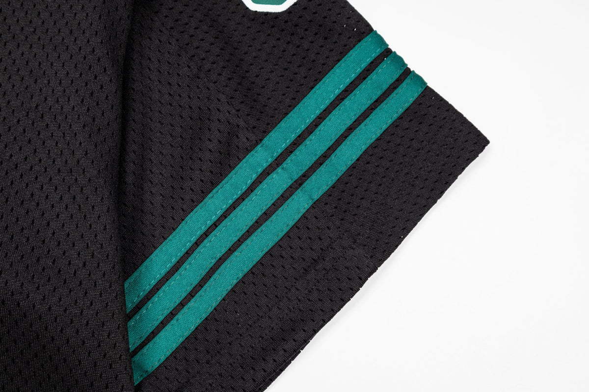 Tri color mesh jersey