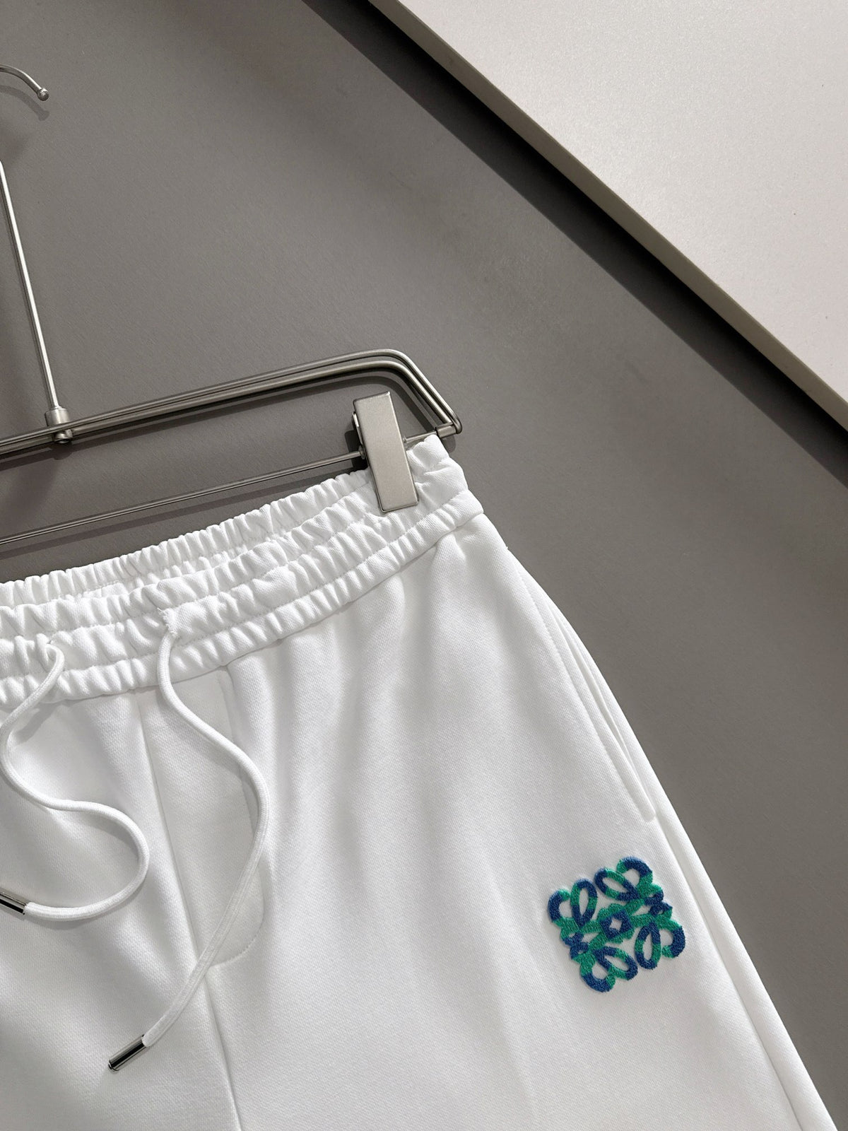 Toothbrush embroidered logo casual shorts
