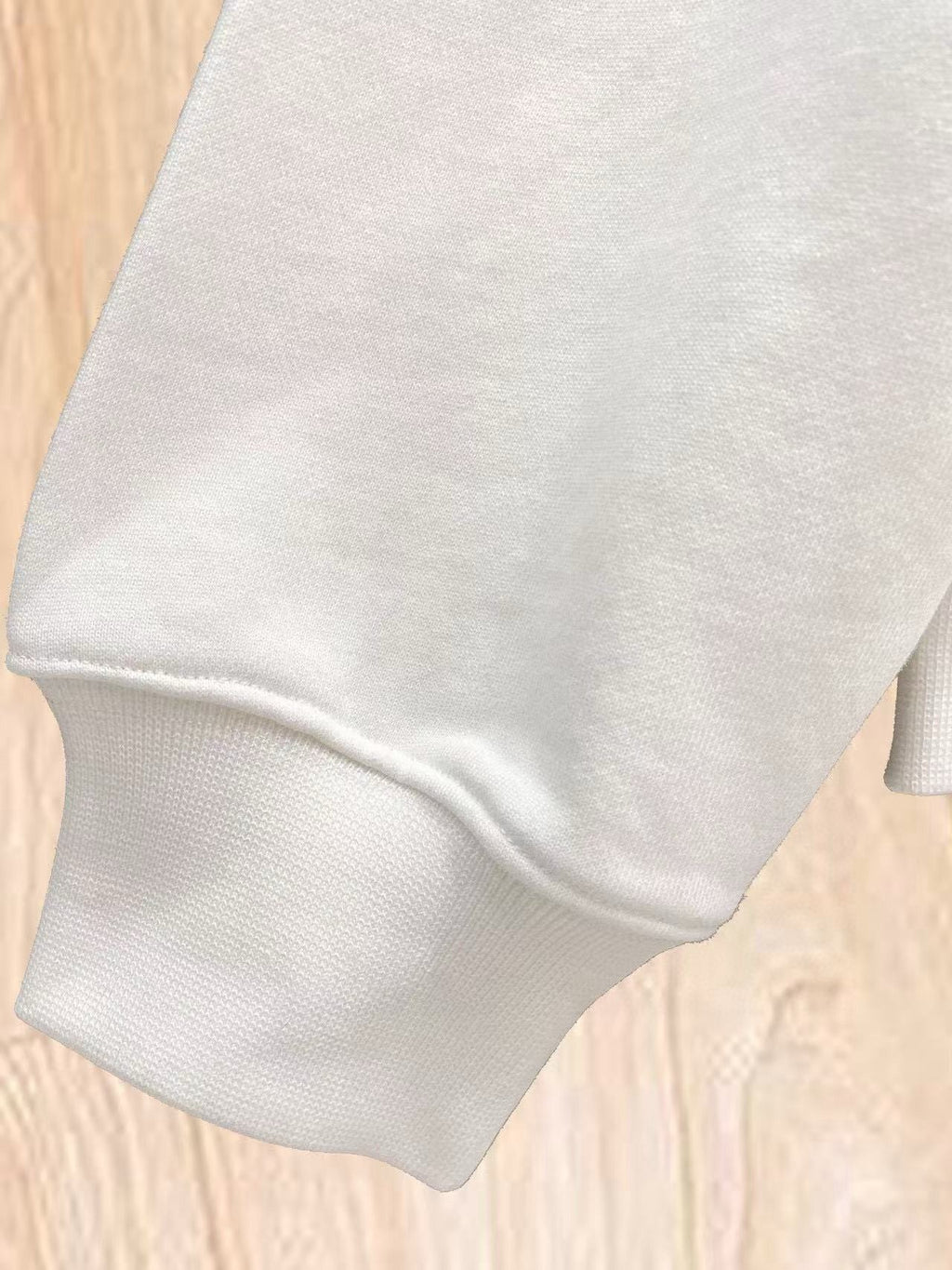 Early spring latest long sleeved round neck sweatshirt2